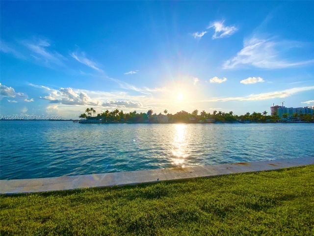7500 W Treasure Dr, North Bay Village, FL 33141