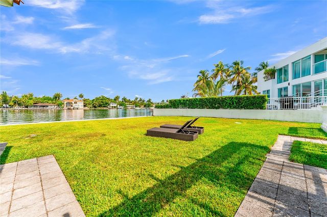 7500 W Treasure Dr, North Bay Village, FL 33141