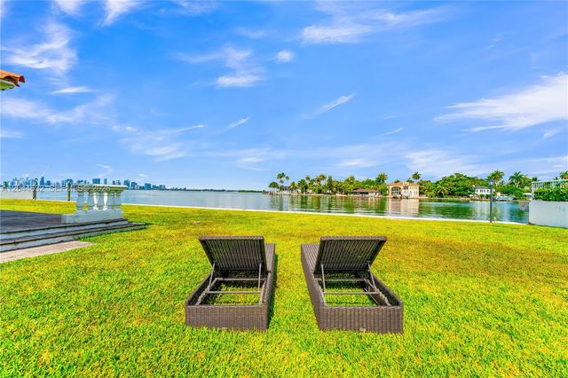 7500 W Treasure Dr, North Bay Village, FL 33141