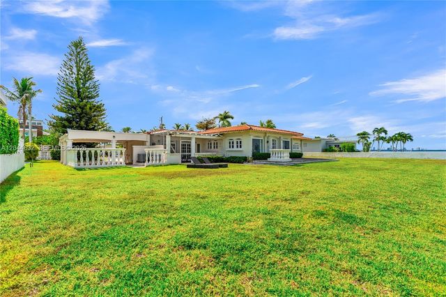 7500 W Treasure Dr, North Bay Village, FL 33141