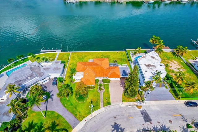 7500 W Treasure Dr, North Bay Village, FL 33141