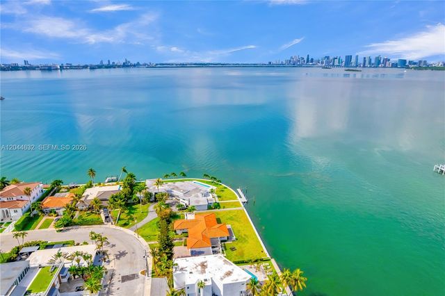 7500 W Treasure Dr, North Bay Village, FL 33141