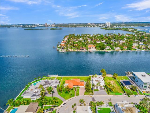 7500 W Treasure Dr, North Bay Village, FL 33141