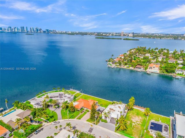 7500 W Treasure Dr, North Bay Village, FL 33141