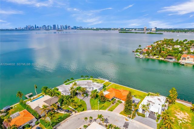7500 W Treasure Dr, North Bay Village, FL 33141