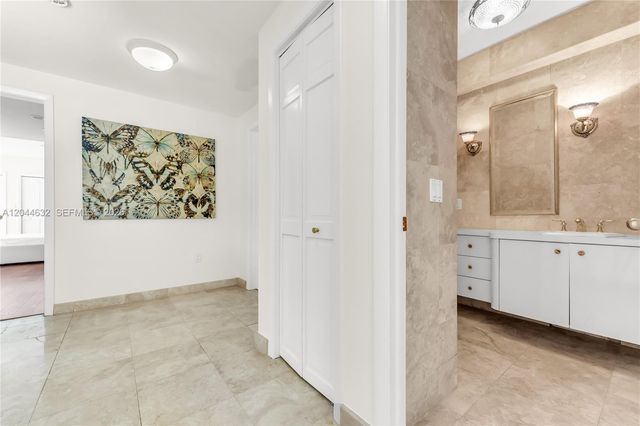 7500 W Treasure Dr, North Bay Village, FL 33141