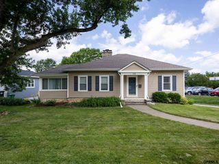 118 S 69 Street, Omaha, NE 68132