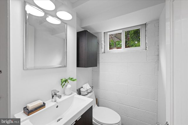 5608 NEWINGTON RD, Bethesda, MD 20816