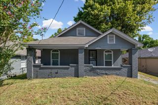 560 W PEEBLES RD, Memphis, TN 38109