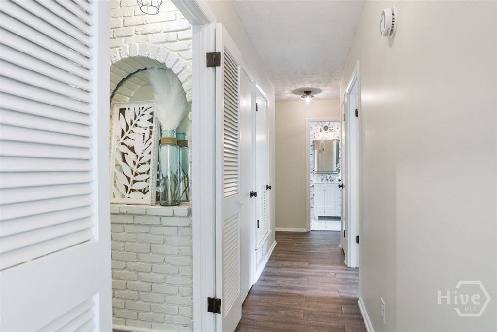 Image 12 of property listing at 13010 Largo Drive, Savannah, GA 31419