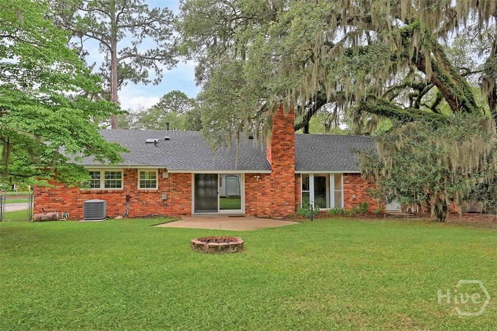 Image 16 of property listing at 13010 Largo Drive, Savannah, GA 31419