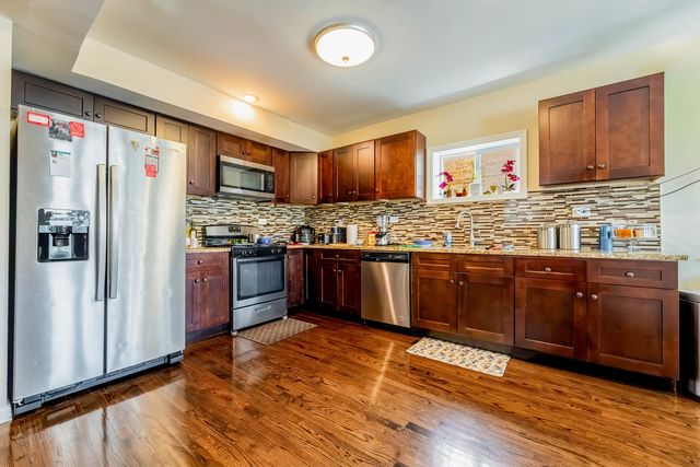 8250 S JUSTINE Street, Chicago, IL 60620