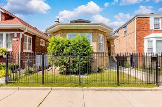 8250 S JUSTINE Street, Chicago, IL 60620