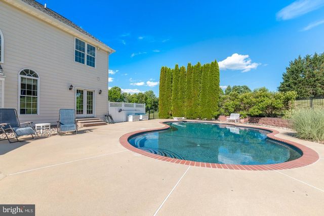 1687 VILLAGE GREEN DR, Woodbine, MD 21797