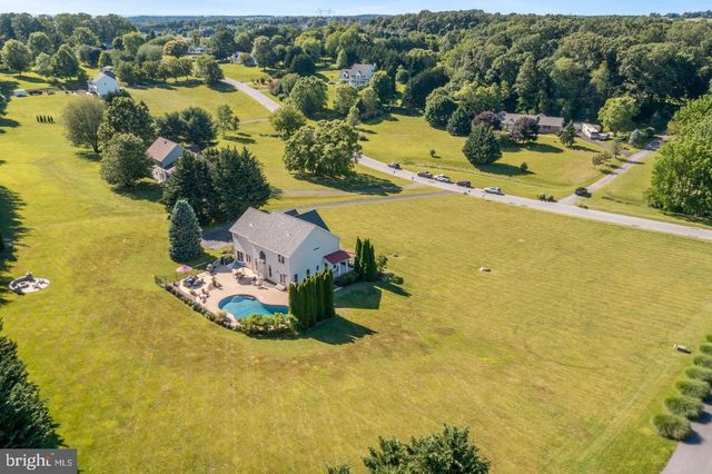 1687 VILLAGE GREEN DR, Woodbine, MD 21797