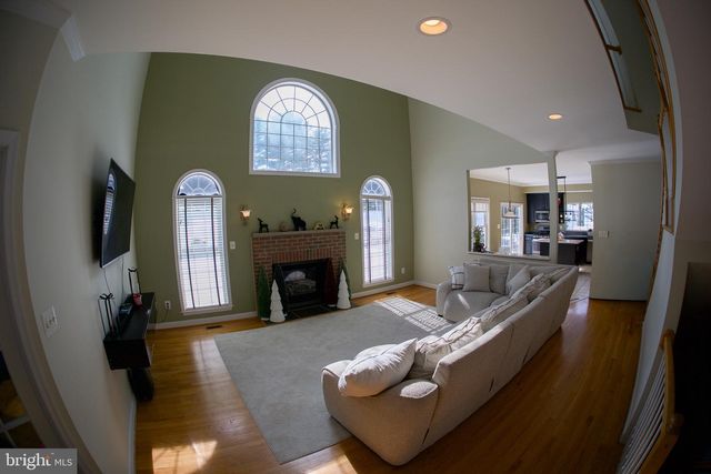 1687 VILLAGE GREEN DR, Woodbine, MD 21797