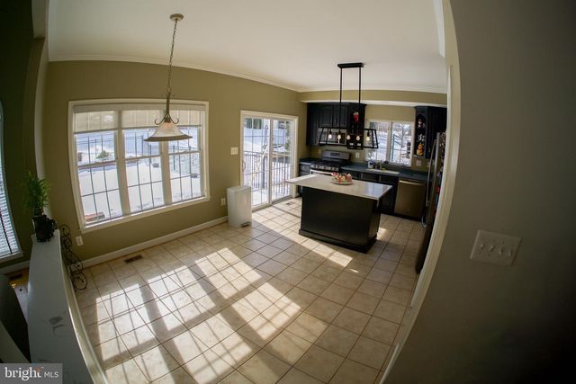 1687 VILLAGE GREEN DR, Woodbine, MD 21797