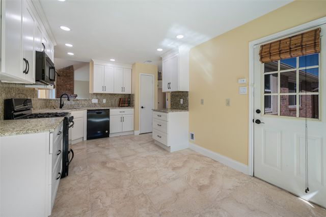 1028 Colony Street, Flower Mound, TX 75028