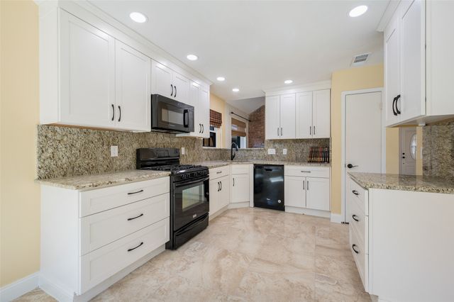 1028 Colony Street, Flower Mound, TX 75028