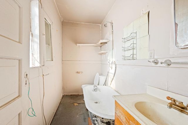 208 Bullard Avenue, Clovis, CA 93612