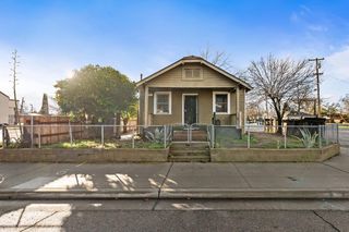 208 Bullard Avenue, Clovis, CA 93612