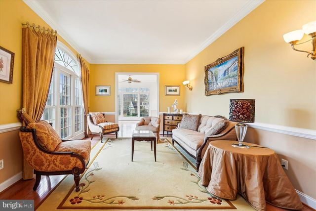 11046 HEATHLAND DR, Oakton, VA 22124