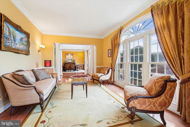 11046 HEATHLAND DR, Oakton, VA 22124