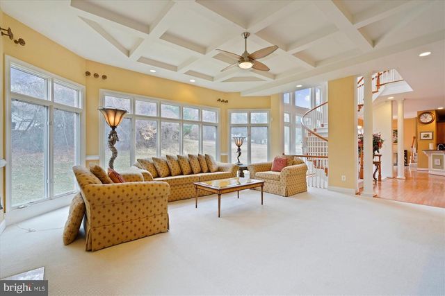 11046 HEATHLAND DR, Oakton, VA 22124