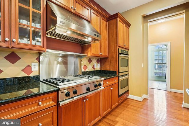 11046 HEATHLAND DR, Oakton, VA 22124