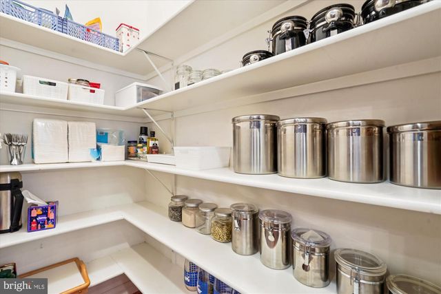 11046 HEATHLAND DR, Oakton, VA 22124