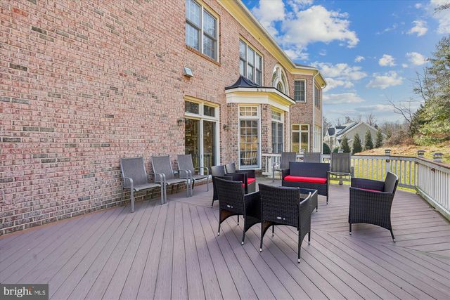 11046 HEATHLAND DR, Oakton, VA 22124