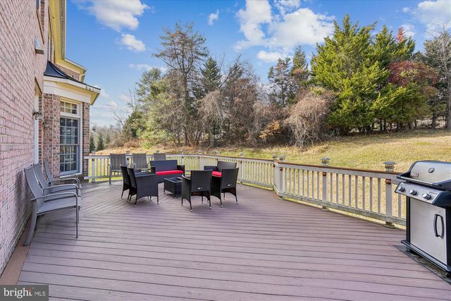 11046 HEATHLAND DR, Oakton, VA 22124