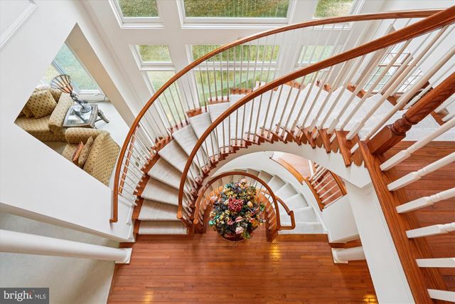 11046 HEATHLAND DR, Oakton, VA 22124