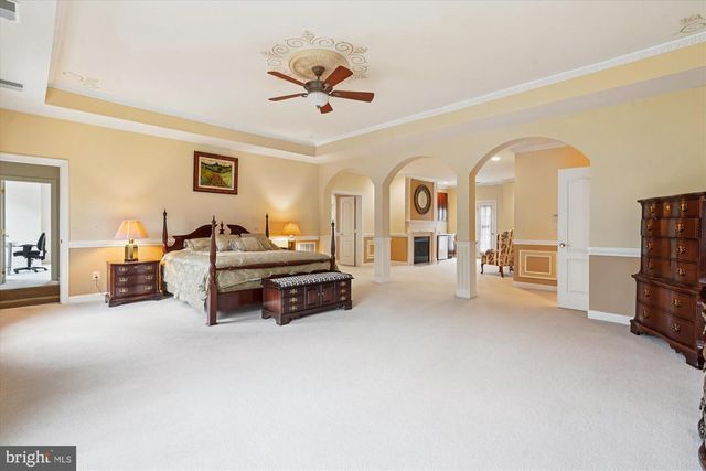 11046 HEATHLAND DR, Oakton, VA 22124