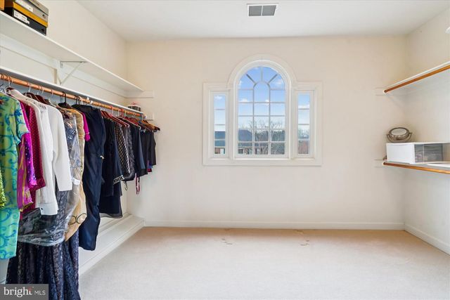 11046 HEATHLAND DR, Oakton, VA 22124