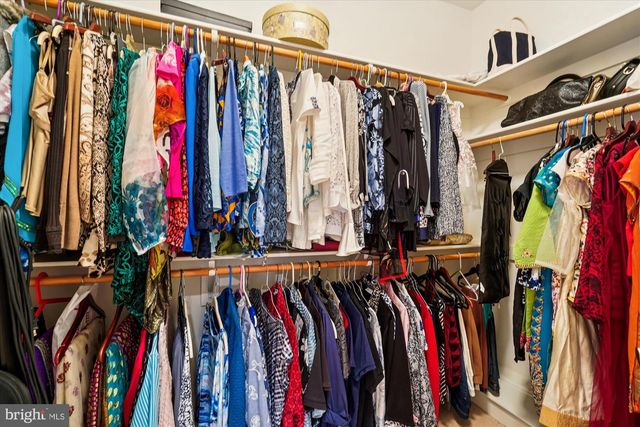 11046 HEATHLAND DR, Oakton, VA 22124