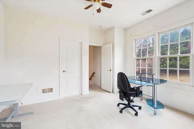 11046 HEATHLAND DR, Oakton, VA 22124