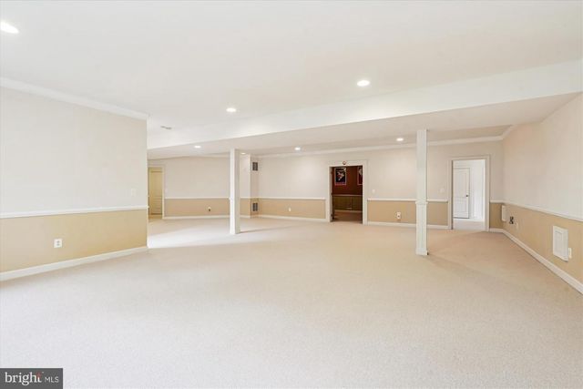 11046 HEATHLAND DR, Oakton, VA 22124