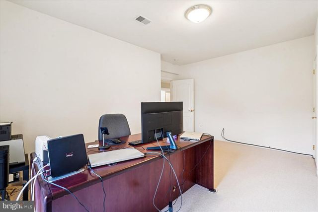 11046 HEATHLAND DR, Oakton, VA 22124