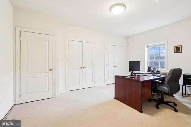 11046 HEATHLAND DR, Oakton, VA 22124