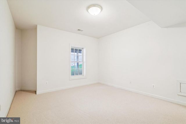 11046 HEATHLAND DR, Oakton, VA 22124