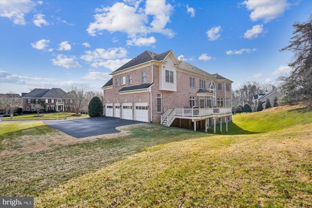 11046 HEATHLAND DR, Oakton, VA 22124