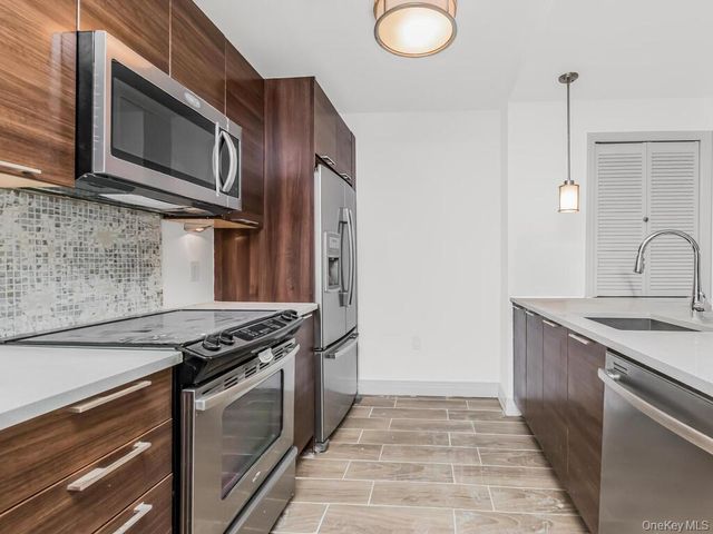 701 Ridge Hill Boulevard 1D, Yonkers, NY 10710