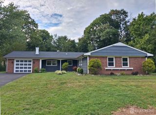 6 Flower Road, Franklin Twsp, NJ 08873