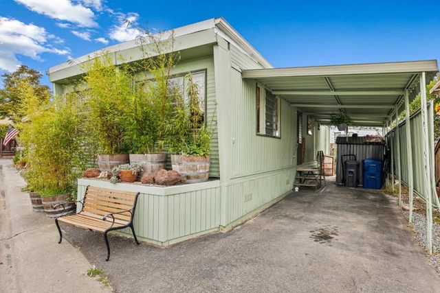 1040 38th Avenue, Santa Cruz, CA 95062