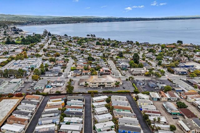 1040 38th Avenue, Santa Cruz, CA 95062