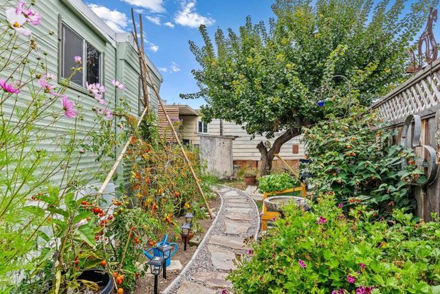 1040 38th Avenue, Santa Cruz, CA 95062