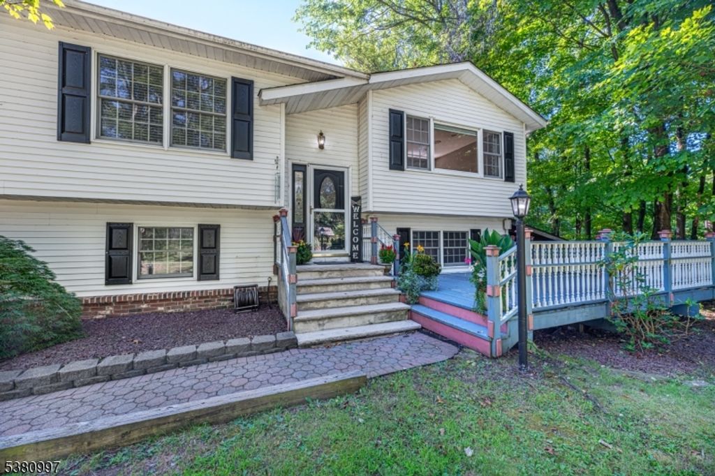 83 Brink Rd, Wantage Twp., NJ 07461