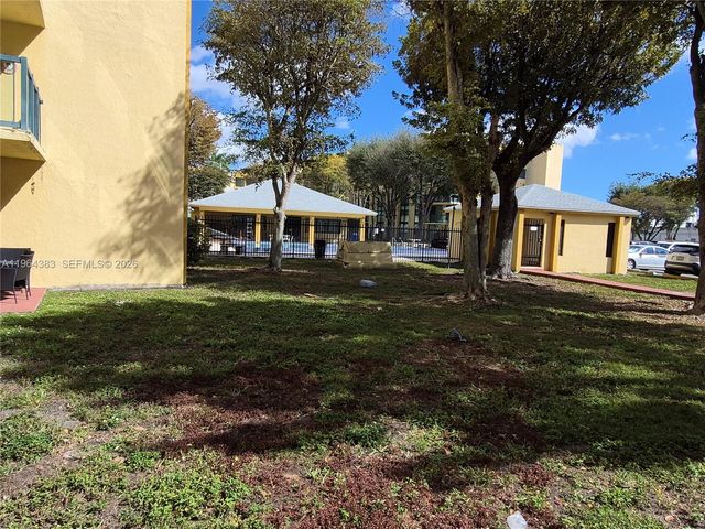 11800 SW 18th St 529-4, Miami, FL 33175