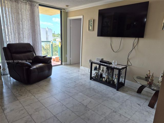 11800 SW 18th St 529-4, Miami, FL 33175